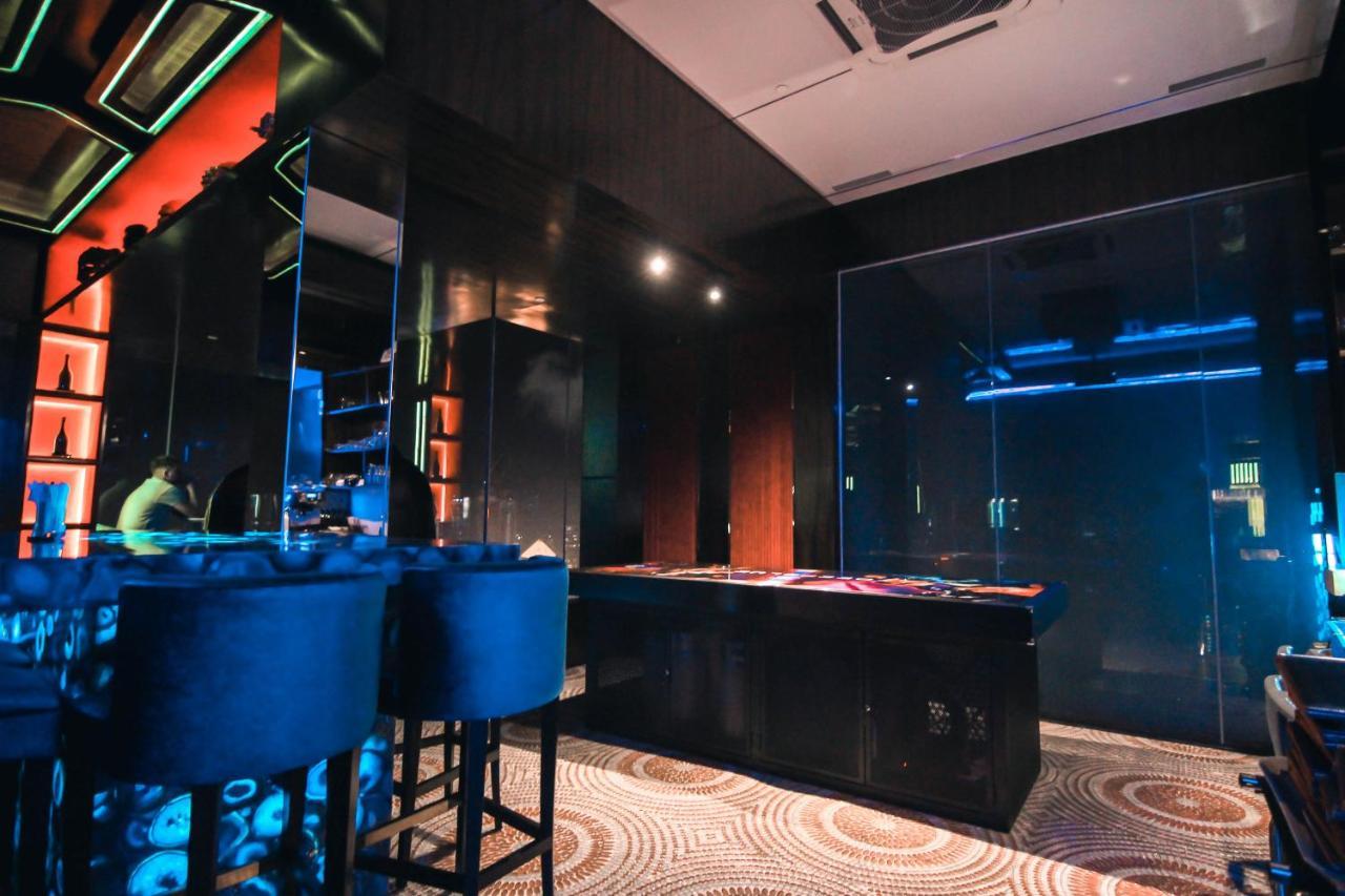 Dolphin Platinum Klcc *